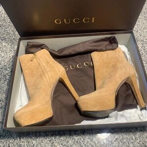 Woman’s Suede Gucci Boots